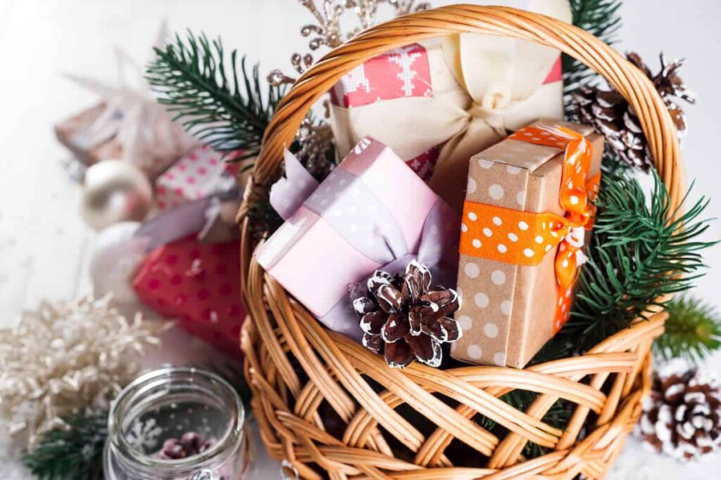 How to Build the Perfect Christmas Gift Hamper from Scratch