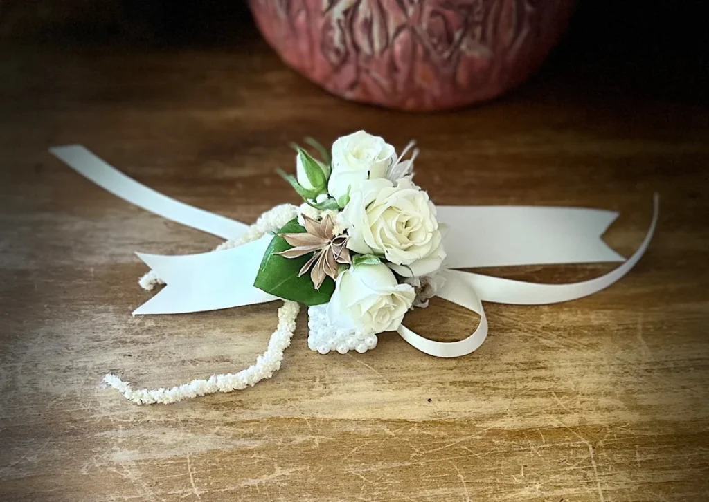 Corsage and Buttonhole Guide: Everything You Need for

